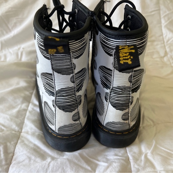 Doc Martin boots, youth size US five men or six women’s - Picture 4 of 6